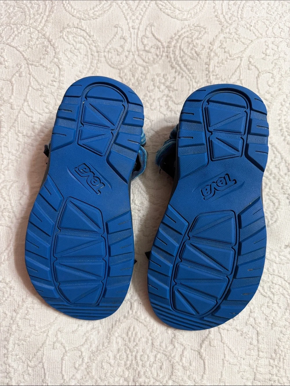 Teva Kids Size 2 - Unisex Navy Sandals with Blue Patterned Velcro Straps